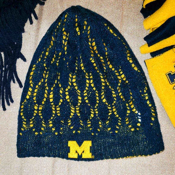 💙💛 University Of Michigan Wolverines Fan Bundle - Picture 4 of 10